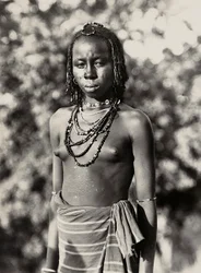 帝国を築く？ファシスト時代：バリア少女、09051936